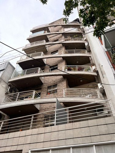 Excelente Departamento De 2 Ambientes Con Cochera