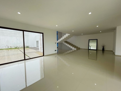 Imagen 4 de 30 de Casa Estilo Minimalista En Venta, Fincas De Sayavedra. Atiza