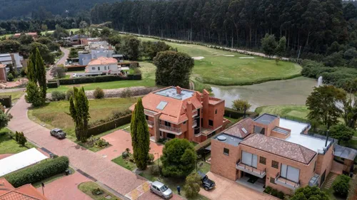 Casa En Venta En Aposentos. Cod V22333