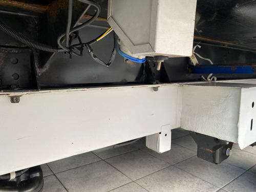 Renault Master chasis 2.3 L1H1 2P
