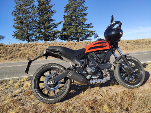 Imagen 3 de 16 de Ducati Scrambler 400 - Sixty Two Liquido