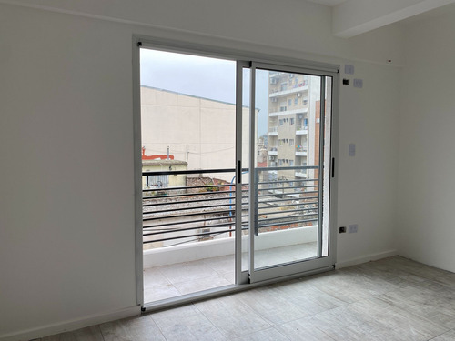 Imagen 5 de 23 de Venta Monoambiente Divisible - Saenz Peña Estrenar