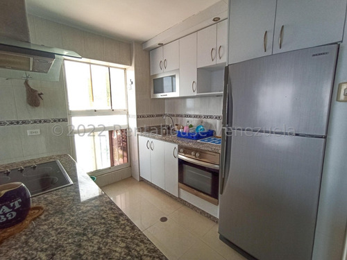 Apartamento En Venta Macuto #23-10062 Johana Blanco