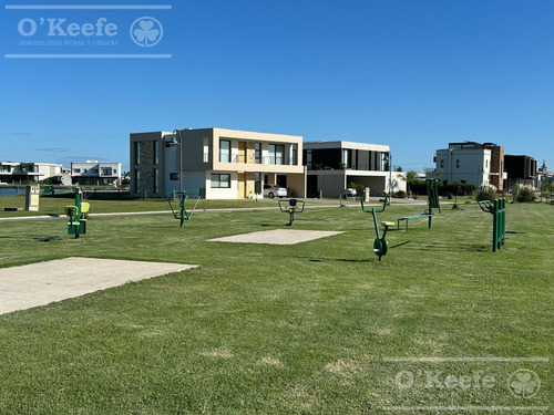Imperdible Lote En Venta A Laguna En Barrio Villalobos - Hudson - Oportunidad.