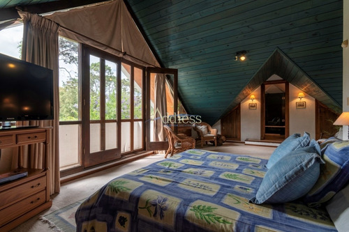 Espectacular Casa Con Excelentes Metrajes Y Muy Bien Ubicada- Ref: 3298