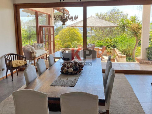 Gran Casa Con Parque Privado En Santo Domingo
