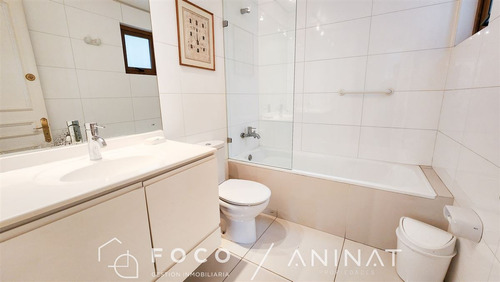 Casa En Venta De 3 Dorm. En Lo Barnechea