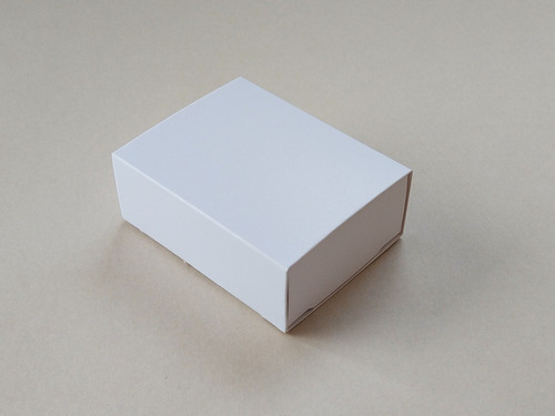 50 Cajas Blancas D156 (base: 8x6,5cm / Altura: 3cm)