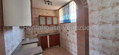 Mls #25-18251 Oportunidad, Para Remodelar!!!