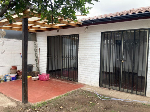 Casa 2 Habitaciones, 2 Baños E Olivares.  (20143)