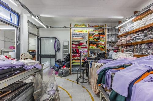 Taller Con Vivienda En Caba: Lote Propio, Terraza Y Quincho