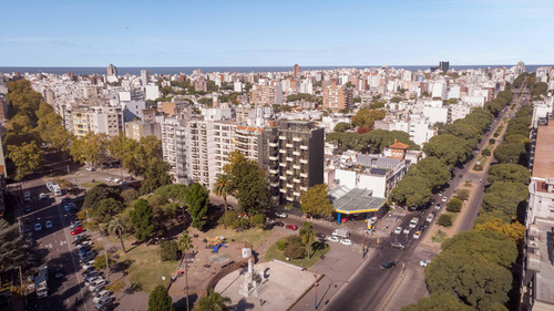 Venta Local Comercial Pocitos Yes Plaza Varela