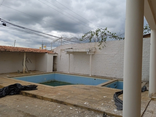 Imagem 10 de 14 de Vende - Se Esta Casa