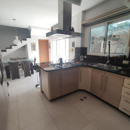 Townhouse En Venta Urbanización Barrio Sucre Código 224834