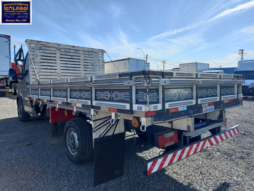 Imagem 5 de 15 de Iveco Daily 35s14 (2019) Carroceria