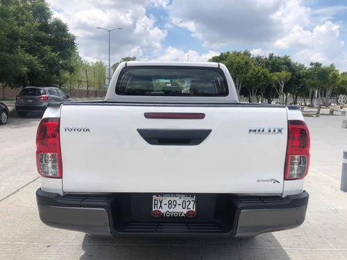 Imagen 9 de 15 de Toyota Hilux 2019 2.7 Cabina Doble Base Mt