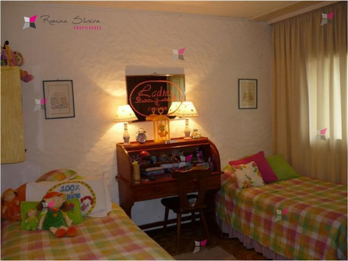Casa En Mansa, 5 Dormitorios *- Ref: 7424