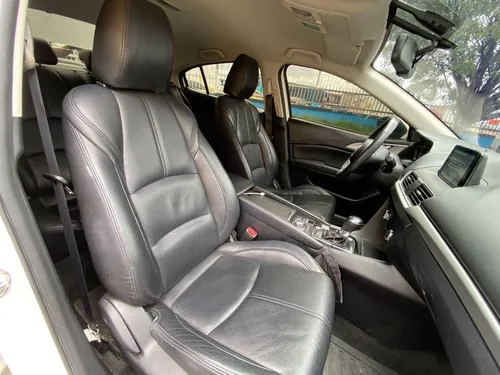 Mazda 3 2.0 Touring