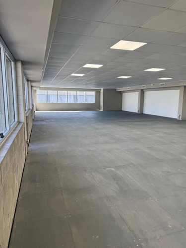 Oficina Comercial 4 Ambientes -morón,bs.as. G.b.a. Zona Oest