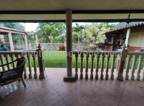 Bellísima Y Acogedora Casa En Venta Colinas De Carrizal, Altos Mirandinos 25-12196 Edf