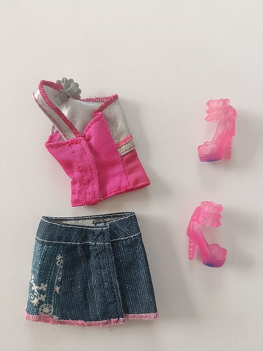 Barbie Outfit Falda Mezclilla Y Blusa (Usado)
