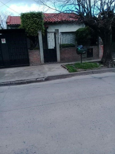 Casa  En Venta Ubicado En Florencio Varela,  G.b.a. Zona Sur