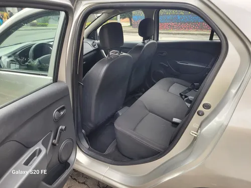 Renault Logan 1.6 Privilege / Intens