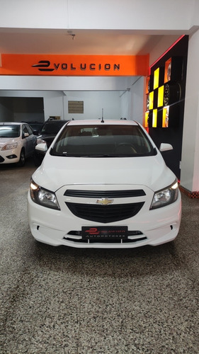 Imagen 2 de 12 de Chevrolet Onix 2019 1.4 Joy Ls