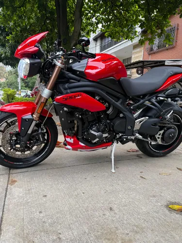 Triumph Speed Triple 1050 ( No Abs ) 2011