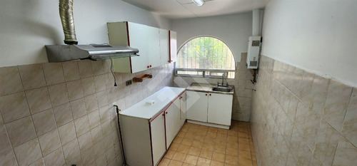 Casa En Venta De 4 Dorm. En Quilpué