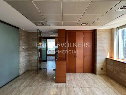 Oficina Habilitada De 374 M² En El Golf