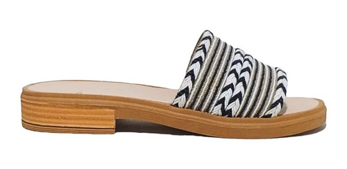 Imagen 2 de 5 de Sandalias India Black & White