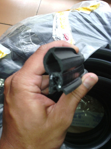 Imagen 2 de 6 de Goma De Maleta Chevrolet Nova