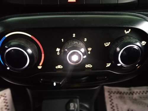 Imagem 11 de 12 de Fiat Mobi Like 2020