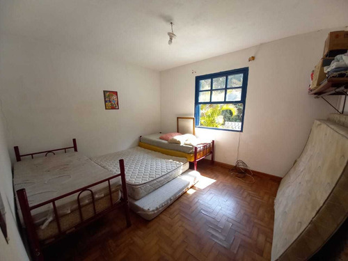 Imagem 12 de 14 de 2.300m², Casa Com 2 Dormitórios, Churrasqueira E Piscina !!