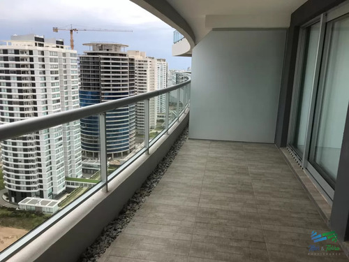 Para Brillar En La Parada 10 De Playa Brava - Apartamento De 2 Dormitorios En Suite