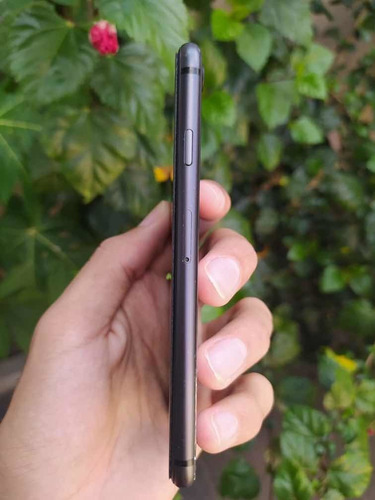 iPhone 8 64gb Cinza Espacial
