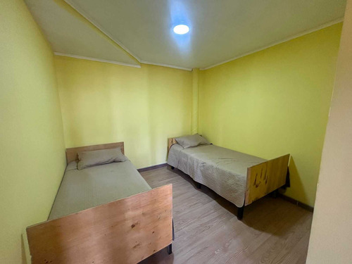 Residencial Con Galpon En Arriendo (69490)