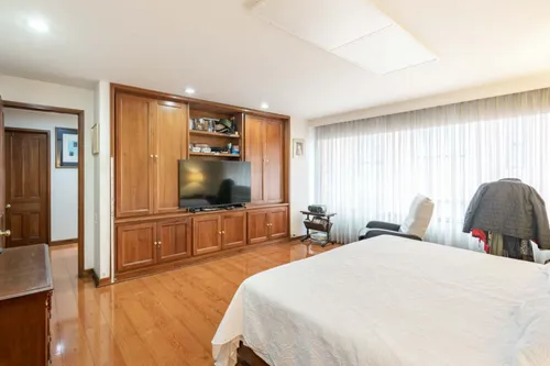 Apartamento En Venta En El Chicó. Cod V19948