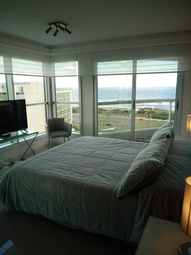 Imagen 8 de 14 de Look Brava, Parada 10, Playa Brava Punta Del Este