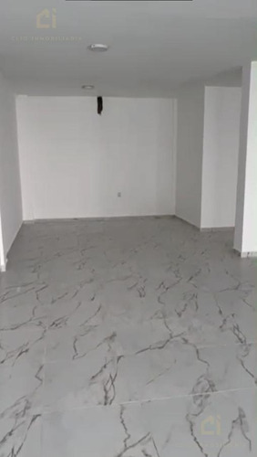 Edificio En Renta En El Centro De Veracruz, Es De Plantas Y Cuenta Con Baños Para Dama Y Cablleros