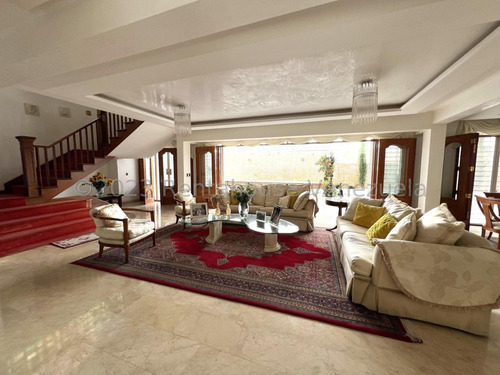 Hermosa Casa En Venta En El Cafetal: Lujo, Espacio Y Exclusividad, Urb. El Cafetal. Mo 24-12662