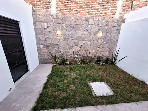 Casa En Venta En Cañadas Del Arroyo, De Un Piso