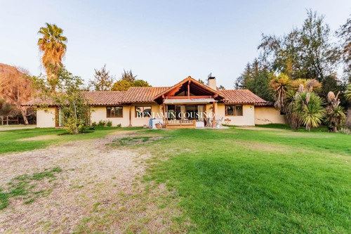 Casa En Arriendo De 4 Dorm. En Colina