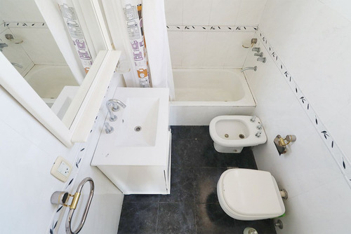 Dpto. 4 Amb. En Duplex Con 2 Balcones Y Cochera