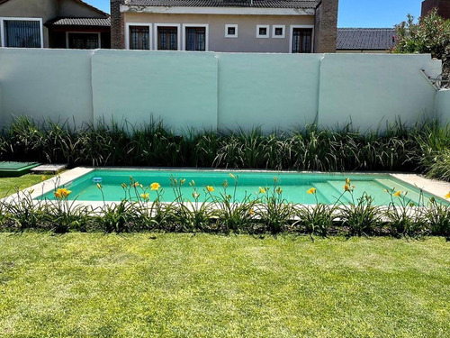 Imagen 10 de 17 de Vendo Casa 3 Dormitorios Escritorio Jardin Con Pileta