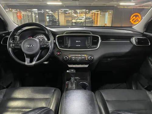 Kia Sorento 3.3 V6 EX Piel 7 Pasajeros At