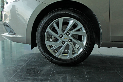 Imagen 12 de 13 de Chevrolet Aveo 2022 1.5 Lt Mt