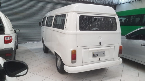 Volkswagen Kombi 1.6 3p 2005 Branco 12 Lugares