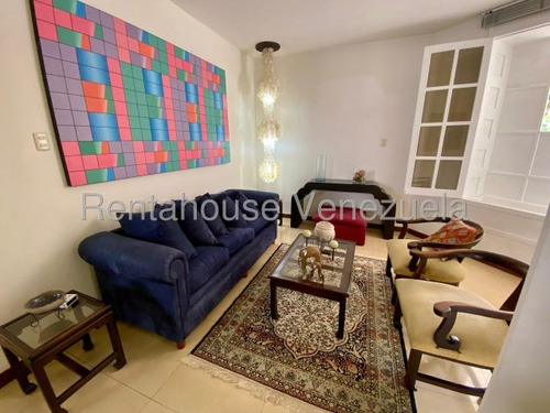 Hermosa Y Amplia Casa Quinta, De 3 Niveles, Ubicada En Una De La Mas Exclusivas Zonas Del Norte De Valencia, El Parral, Amplio Jardín Con Parrillera, Piscina Y Área Social Techada